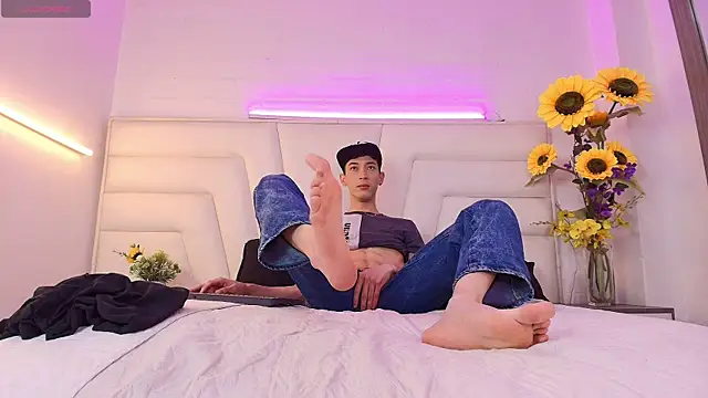 Ashton Myers online show from 4, 10, 2025