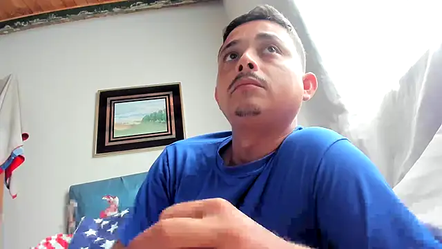 Snapshot of veronica_and_bryan chatting on 7, 4, 2026 veronica and bryan online show from 7, 4, 2026