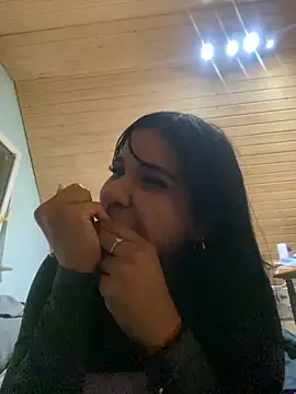 Laura-angeel online show from 4, 10, 2025