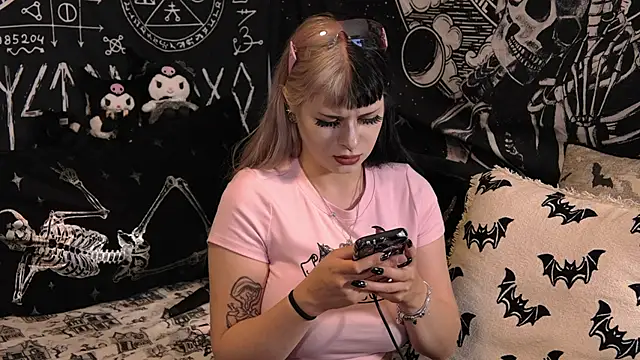 Snapshot of Paige_Turner chatting on 24, 4, 2026 Paige Turner online show from 24, 4, 2026