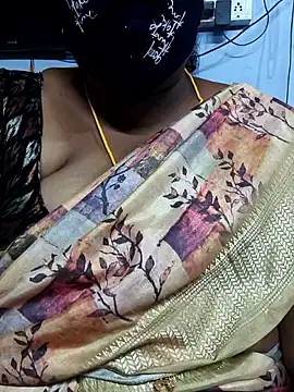 Snapshot of TAMIL_ELAKKIYA chatting on 13, 9, 2025 TAMIL ELAKKIYA online show from 13, 9, 2025