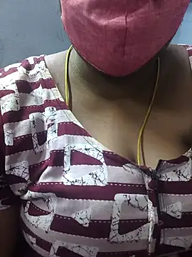 Snapshot of TAMIL_ELAKKIYA chatting on 11, 4, 2026 TAMIL ELAKKIYA online show from 11, 4, 2026