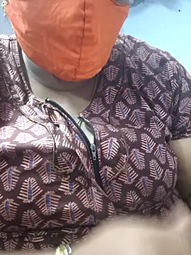 Snapshot of TAMIL_ELAKKIYA chatting on 18, 4, 2026 TAMIL ELAKKIYA online show from 18, 4, 2026