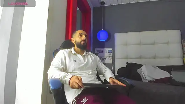 Yiyo10  online show from 23, 2, 2026