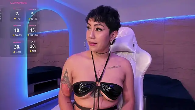 Snapshot of ZahaRose chatting on 11, 10, 2025 ZahaRose online show from 11, 10, 2025