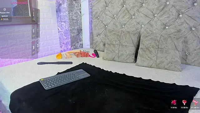 railey rosse  online show from 7, 11, 2025