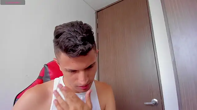 Snapshot of kevin_ahss chatting on 20, 3, 2026 kevin ahss online show from 20, 3, 2026