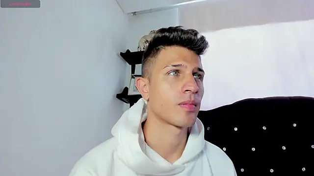 Snapshot of kevin_ahss chatting on 26, 3, 2026 kevin ahss online show from 26, 3, 2026