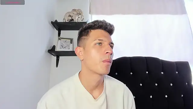 Snapshot of kevin_ahss chatting on 9, 4, 2026 kevin ahss online show from 9, 4, 2026