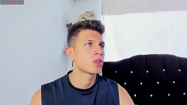 Snapshot of kevin_ahss chatting on 10, 4, 2026 kevin ahss online show from 10, 4, 2026