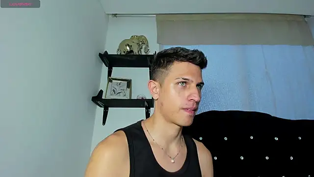 Snapshot of kevin_ahss chatting on 22, 4, 2026 kevin ahss online show from 22, 4, 2026