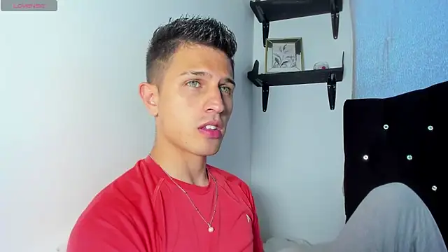 Snapshot of kevin_ahss chatting on 23, 4, 2026 kevin ahss online show from 23, 4, 2026