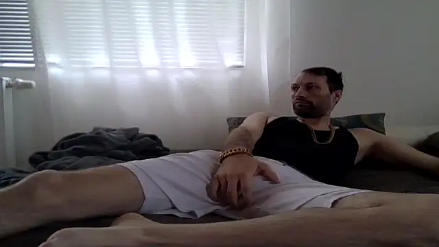 Snapshot of XLBarehengst chatting on 1, 4, 2026 XLBarehengst online show from 1, 4, 2026