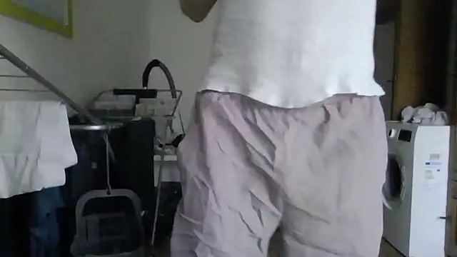 Snapshot of XLBarehengst chatting on 19, 4, 2026 XLBarehengst online show from 19, 4, 2026