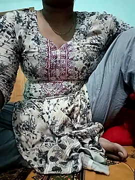 Snapshot of Rina-2 chatting on 16, 11, 2025 Rina-2 online show from 16, 11, 2025