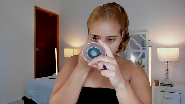 MikaelaStone online show from 19, 1, 2026