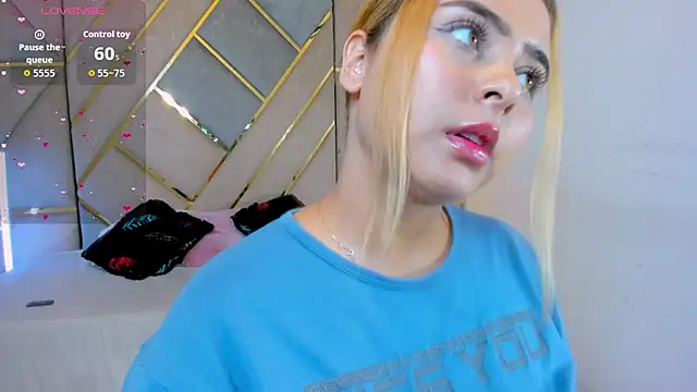 MikaelaStone online show from 16, 4, 2026