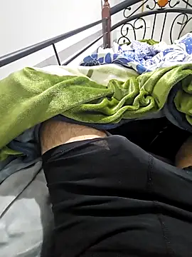 Snapshot of fena-sikerimmm chatting on 5, 4, 2026 fena-sikerimmm online show from 5, 4, 2026