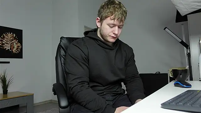 Snapshot of Richard_Dullas chatting on 5, 10, 2025 Richard Dullas online show from 5, 10, 2025