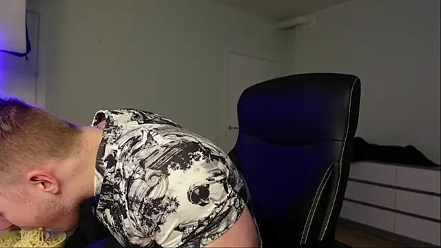 Snapshot of Richard_Dullas chatting on 23, 10, 2025 Richard Dullas online show from 23, 10, 2025