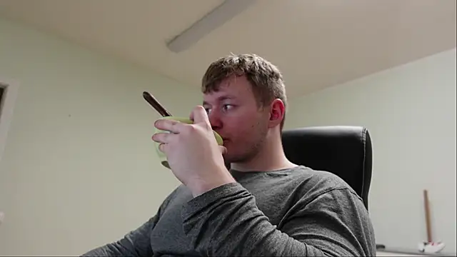 Snapshot of Richard_Dullas chatting on 13, 11, 2025 Richard Dullas online show from 13, 11, 2025