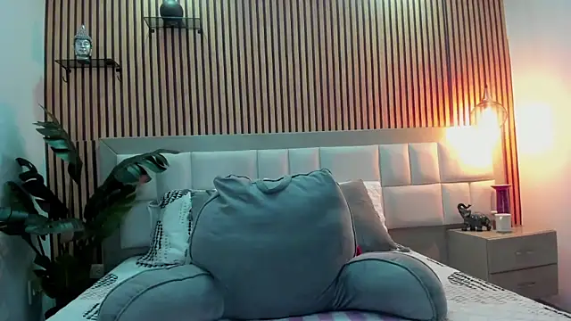 KattyBonnie online show from 1, 12, 2025