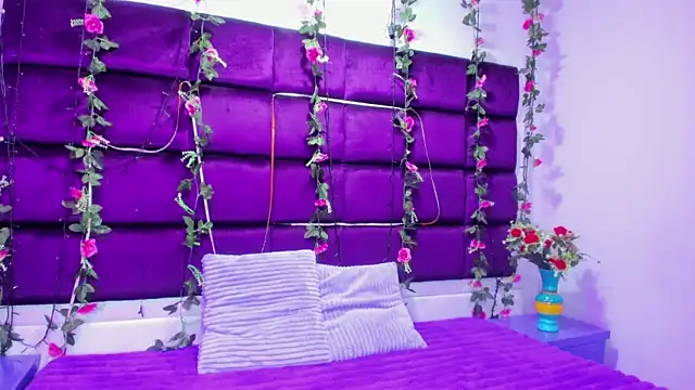 Snapshot of Nanis_James chatting on 19, 4, 2026 Nanis James online show from 19, 4, 2026