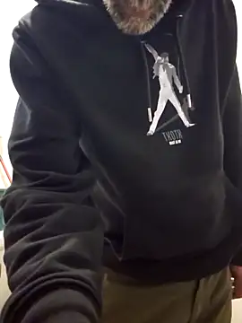 Snapshot of Stingles chatting on 24, 10, 2025 Stingles online show from 24, 10, 2025