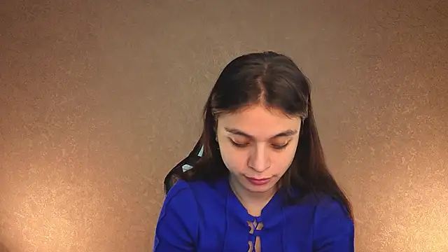 Leila Hefner online show from 13, 11, 2025