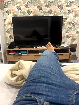 Snapshot of LesAmantsAE2 chatting on 18, 9, 2025 LesAmantsAE2 online show from 18, 9, 2025