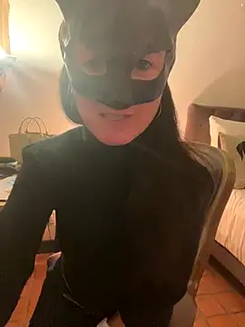 Snapshot of LesAmantsAE2 chatting on 1, 10, 2025 LesAmantsAE2 online show from 1, 10, 2025