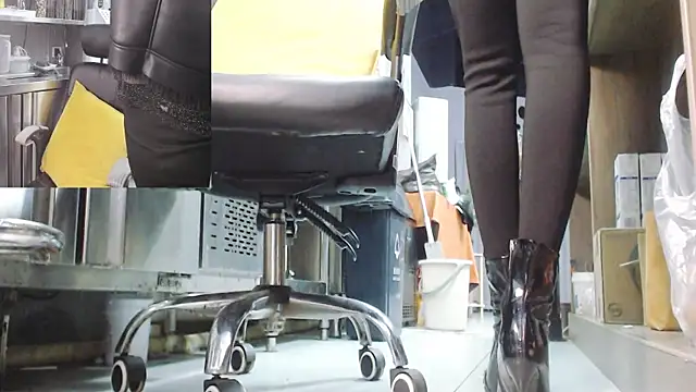 Snapshot of Eileen-L chatting on 5, 12, 2025 Eileen-L online show from 5, 12, 2025