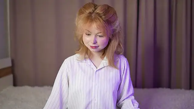 Stella Vanila online show from 4, 10, 2025