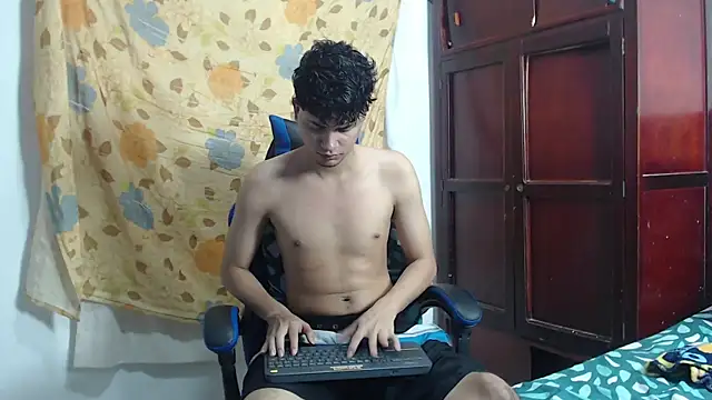 Snapshot of alice_julls chatting on 24, 6, 2026 alice julls online show from 24, 6, 2026