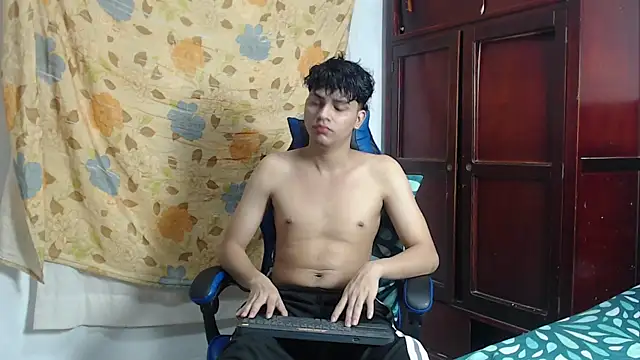Snapshot of alice_julls chatting on 25, 6, 2026 alice julls online show from 25, 6, 2026