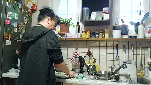 honey47 online show from 11, 10, 2025