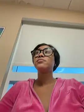 LuckyKhloe online show from 4, 10, 2025