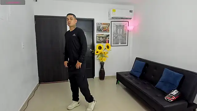 Snapshot of Playhardsex_ chatting on 27, 3, 2026 Playhardsex online show from 27, 3, 2026