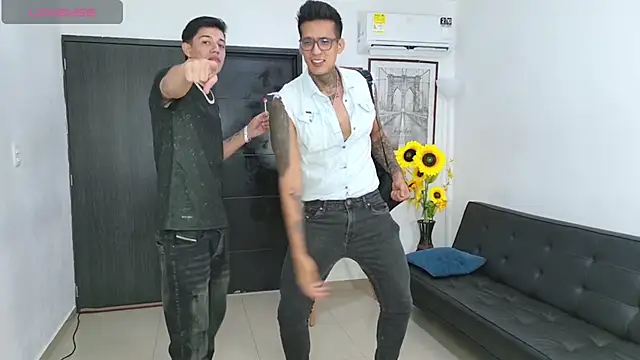 Snapshot of Playhardsex_ chatting on 14, 4, 2026 Playhardsex online show from 14, 4, 2026