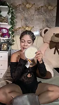 hannachris- online show from 8, 4, 2026