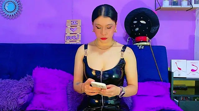 Snapshot of CristalRose chatting on 3, 4, 2026 CristalRose online show from 3, 4, 2026