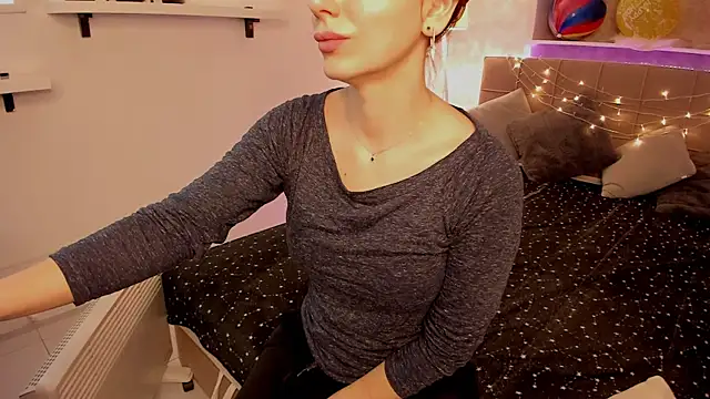 IsabelKiss online show from 15, 2, 2026