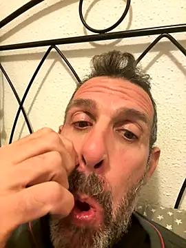 Snapshot of gigolobcn chatting on 4, 12, 2025 gigolobcn online show from 4, 12, 2025