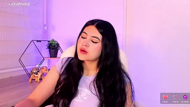 Emma  clark  online show from 27, 11, 2025