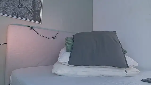 Nickifox   online show from 25, 11, 2025