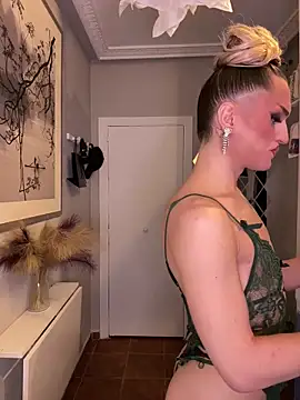 Snapshot of lacattiva chatting on 9, 10, 2025 lacattiva online show from 9, 10, 2025