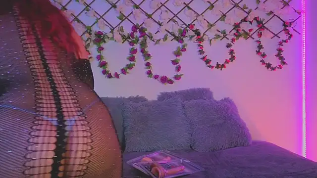 Lolarosesxs online show from 25, 11, 2025