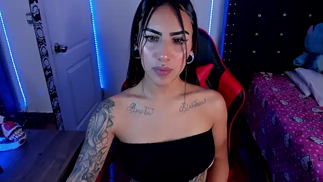 Snapshot of Samanthademonx20_ chatting on 7, 4, 2026 Samanthademonx20 online show from 7, 4, 2026