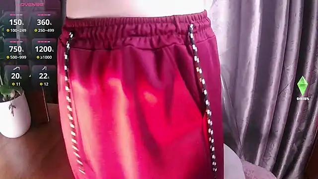 Snapshot of Mai_aug chatting on 28, 9, 2025 Mai aug online show from 28, 9, 2025