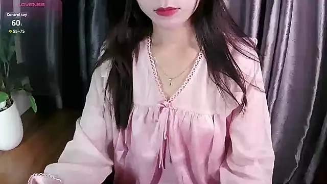 Snapshot of Mai_aug chatting on 27, 10, 2025 Mai aug online show from 27, 10, 2025